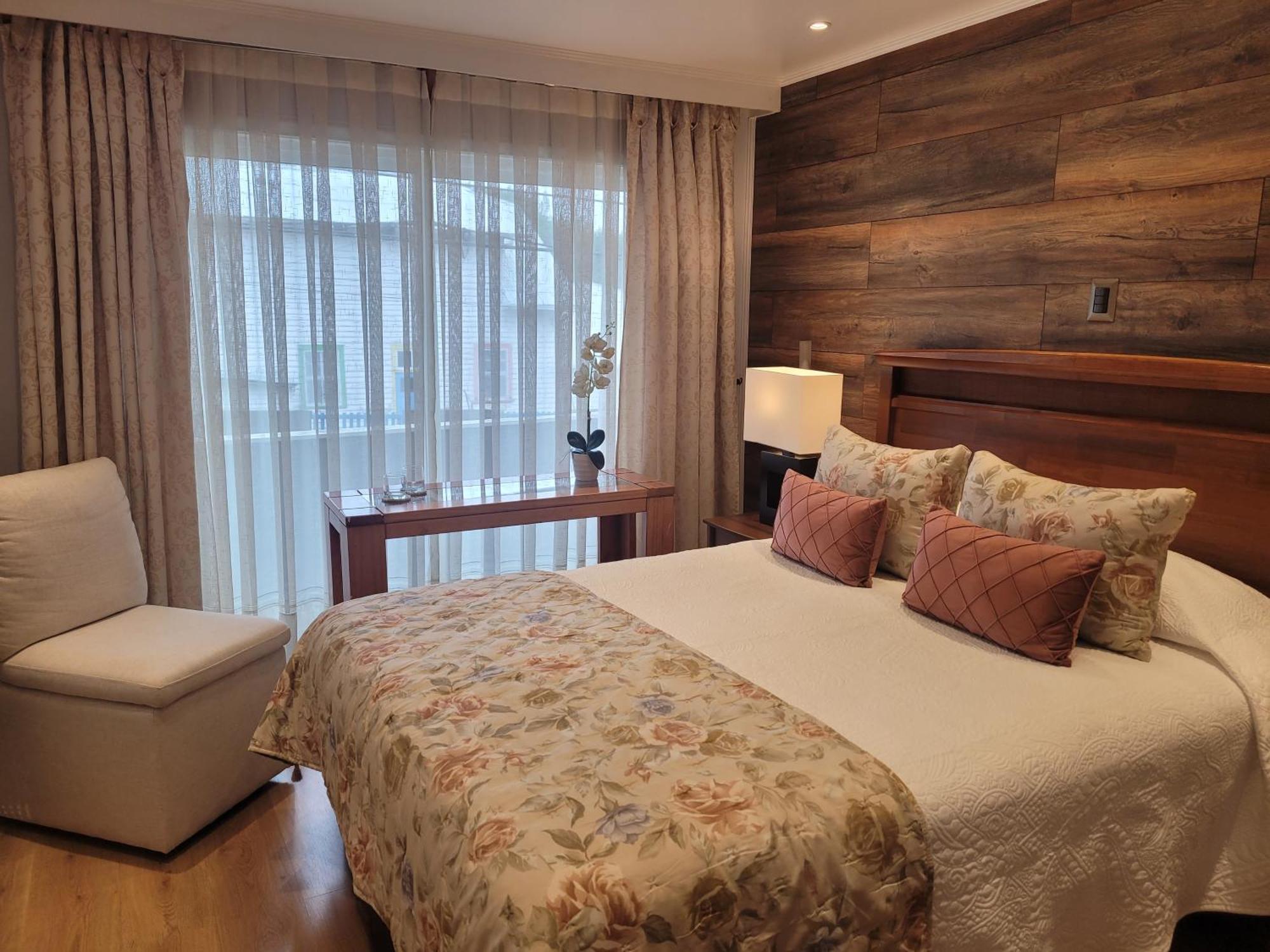 Hotel Puerta Del Lago プエルト・バラス エクステリア 写真